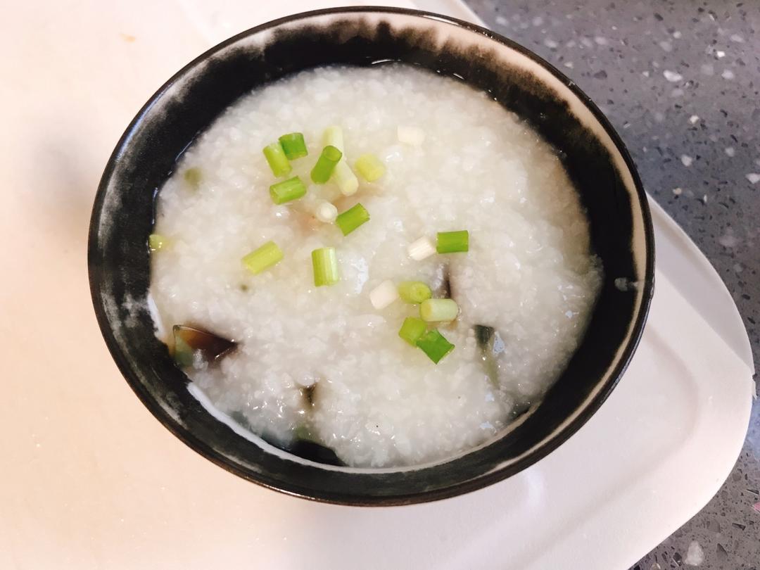 堂妈小厨——超好喝的皮蛋瘦肉粥
