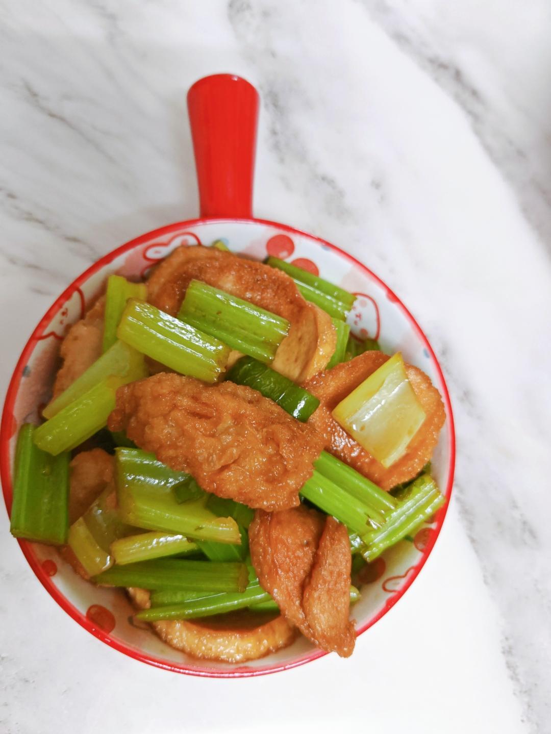 芹菜炒肉卷