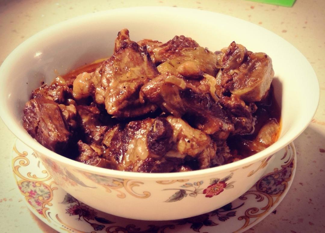 家常简单版红酒炖牛肉🐮有酒有肉好吃到没朋友（珐琅铸铁锅）