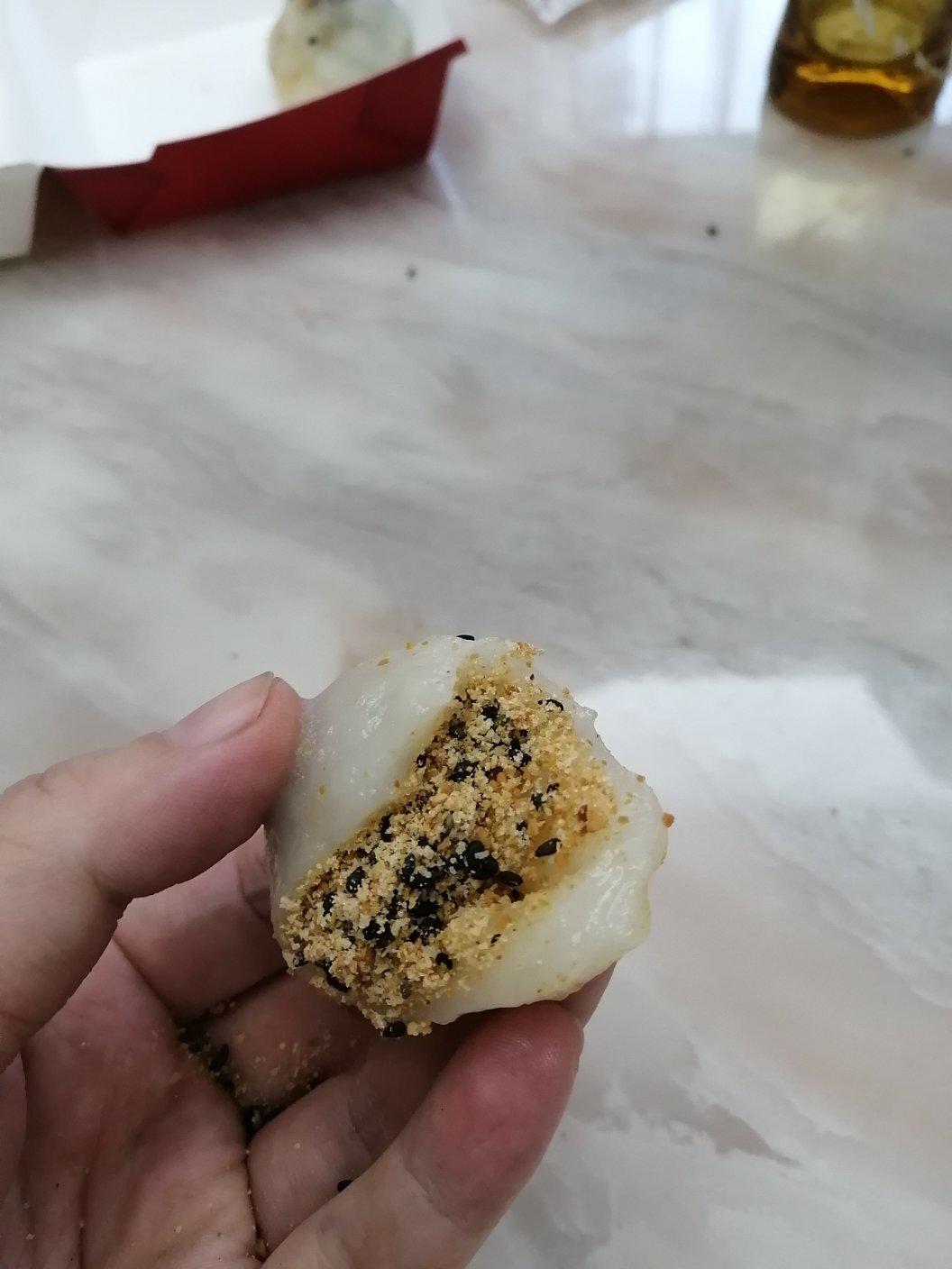 妈妈的最爱--花生芝麻糯米糍凉糕（附带烤花生做法）