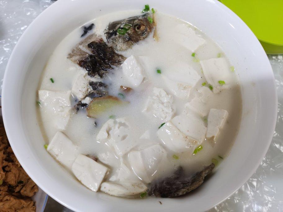 奶白鲫鱼豆腐汤|一条鱼最后的温柔