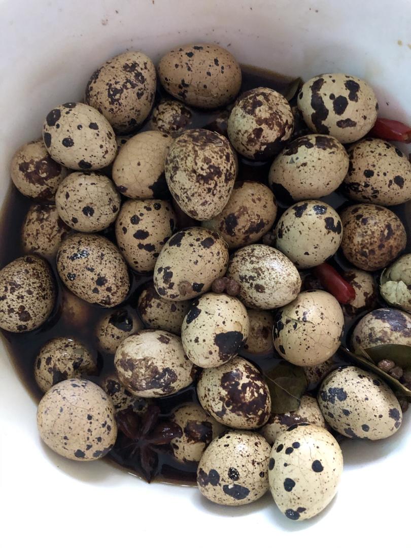 乡巴佬卤鹌鹑蛋