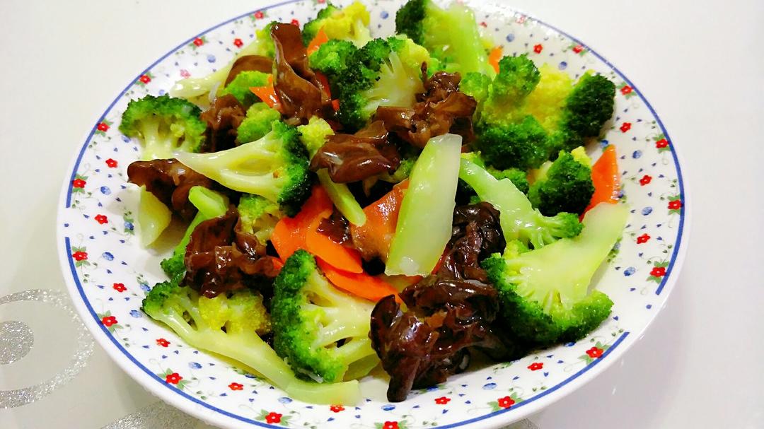 清清淡淡的家常小炒——蒜蓉西兰花