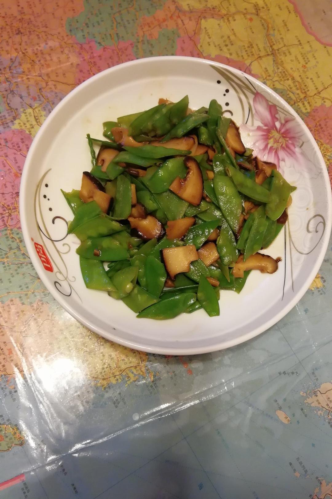 荷兰豆炒香菇