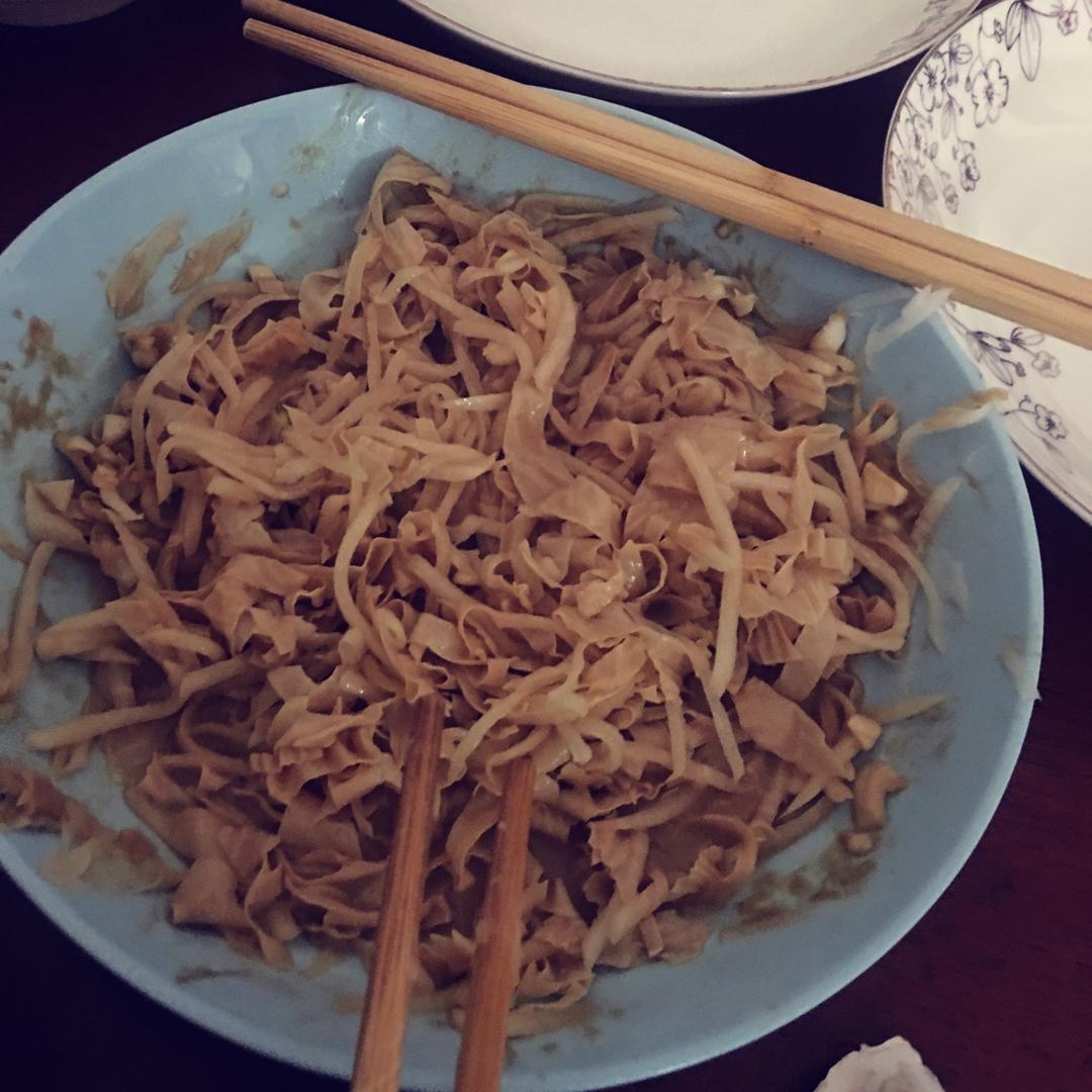 麻酱黄瓜拌豆皮