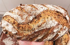 无糖无油的「亚麻籽多谷物面包」，做一次秒被吃光的做法 步骤13