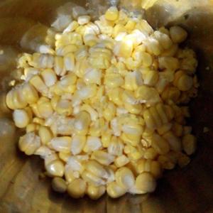 玉米饺子的做法 步骤1