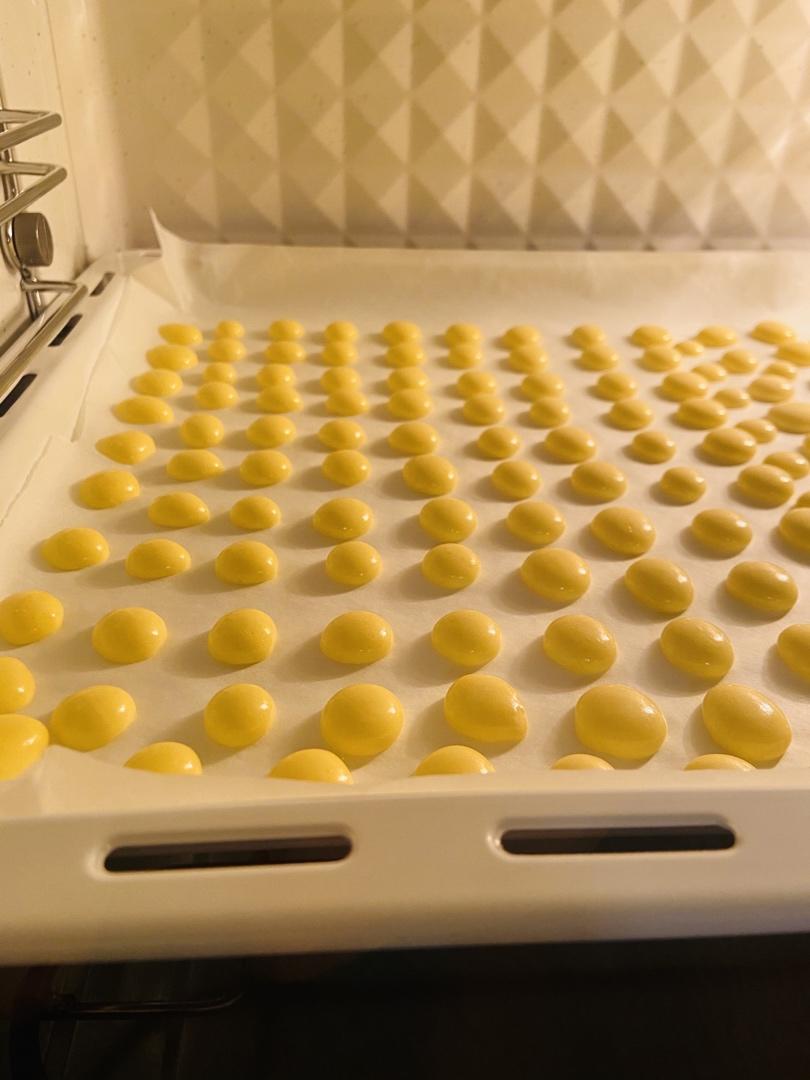 入口即化的无添加蛋黄溶豆