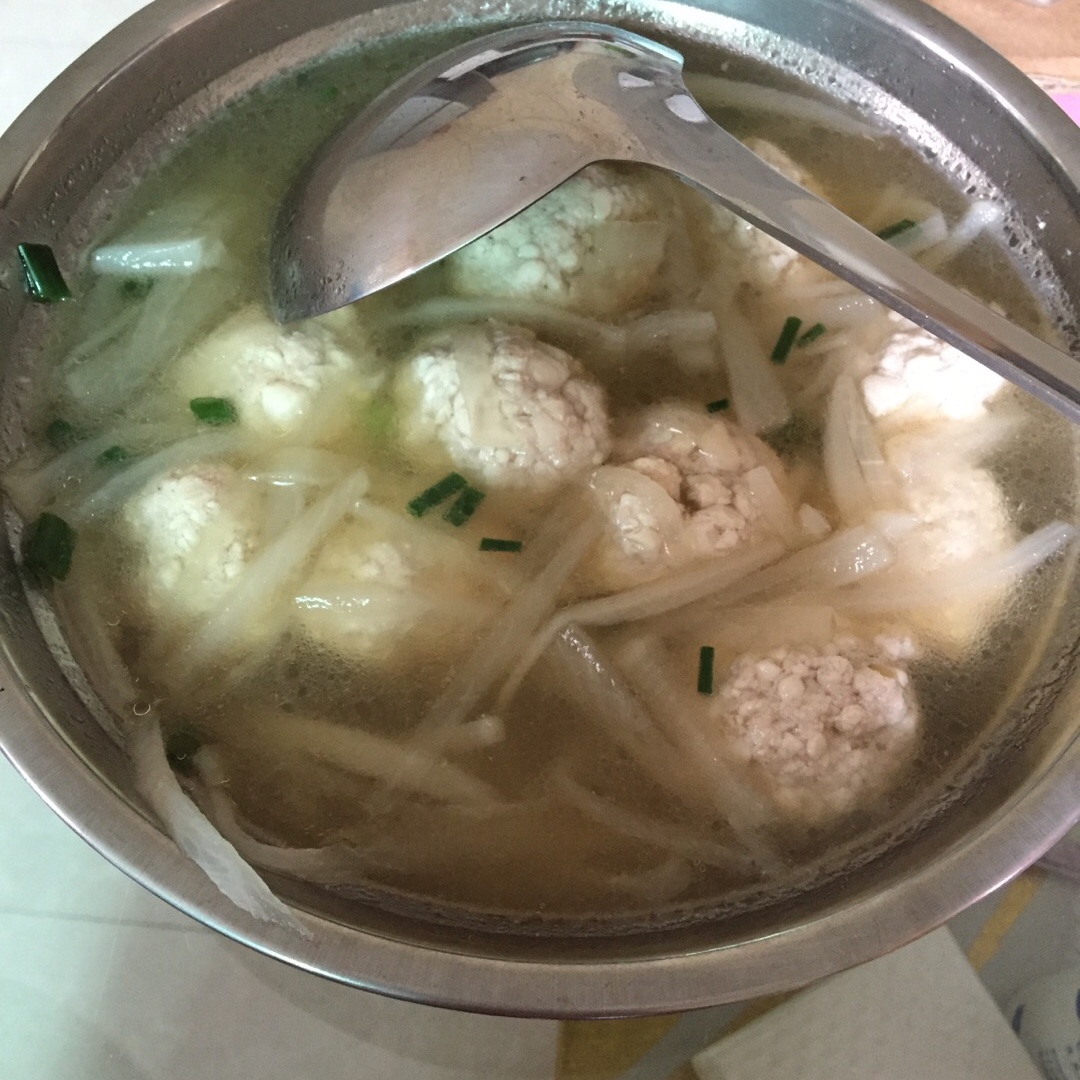 【10分钟系列】白萝卜豆腐圆子汤