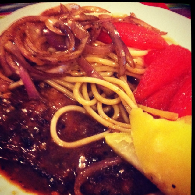 黑椒牛排（配土豆/鸡蛋，意面/蔬菜）