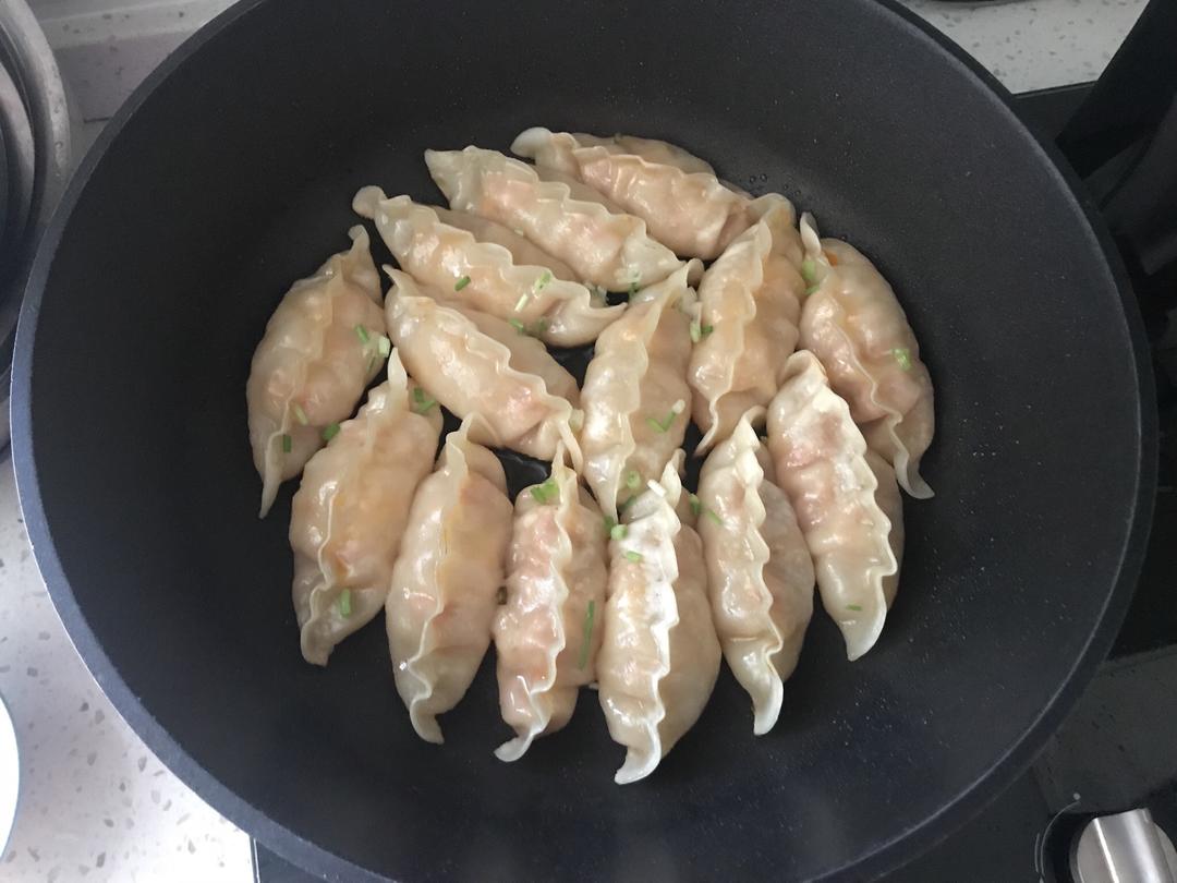 速冻煎饺的做法