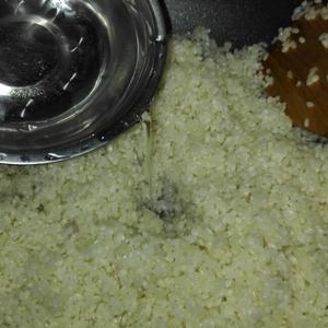 农家炒糯米饭的做法 步骤8