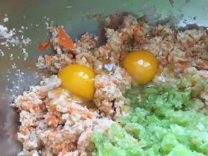 蔬菜鸡肉小丸子的做法 步骤3