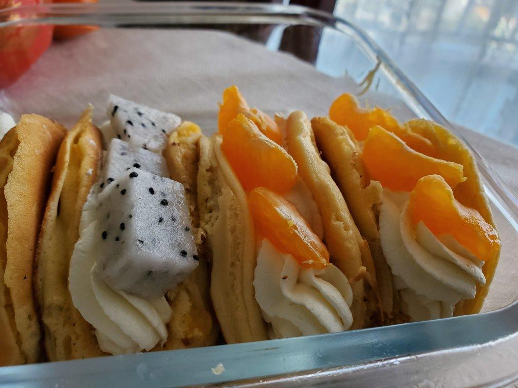 草莓奶油松饼