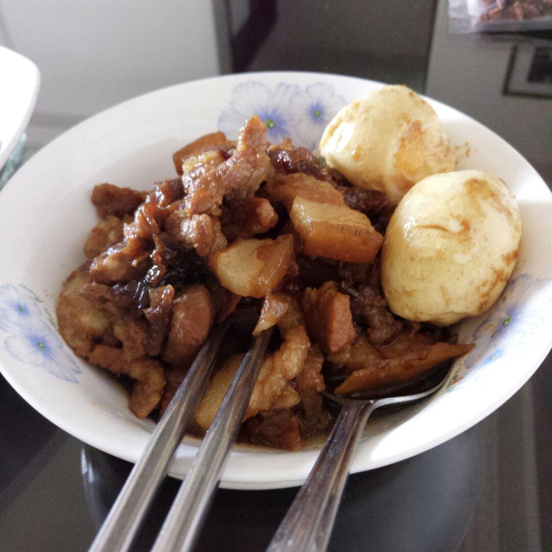 洋葱酥卤肉饭