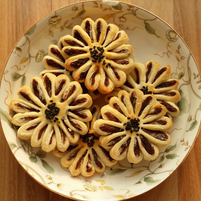 豆沙菊花酥