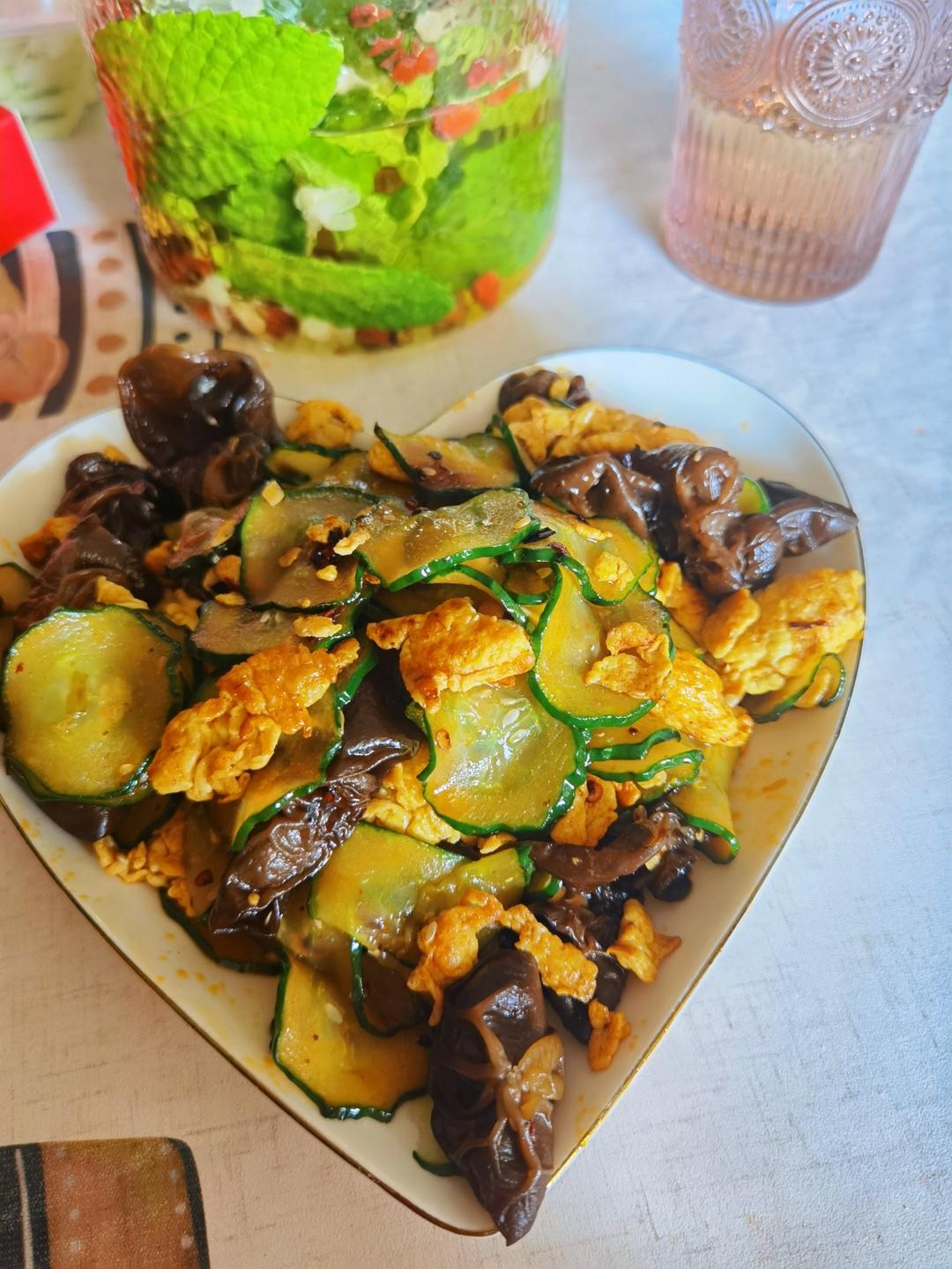 黄瓜木耳炒鸡蛋