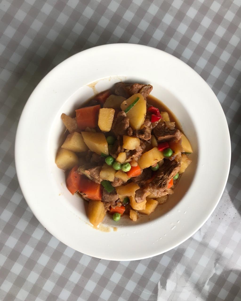 胡萝卜土豆烧牛腩