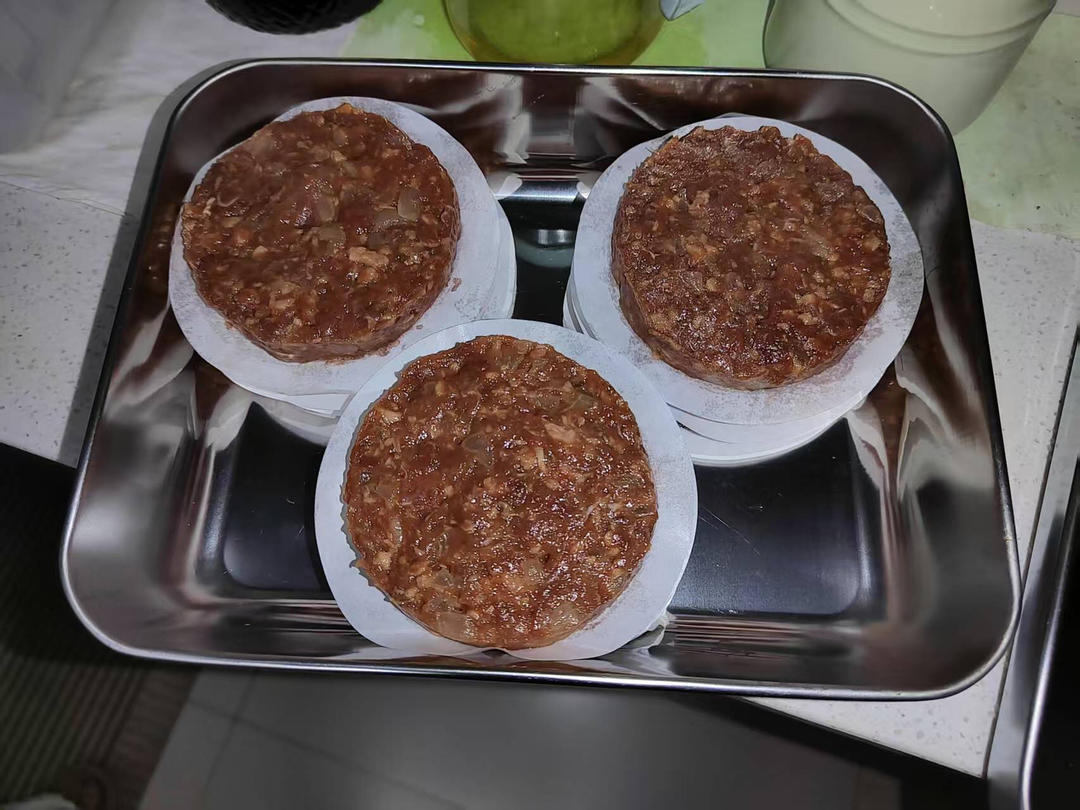 鲜嫩多汁牛肉饼
