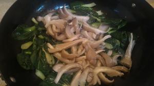 平菇青菜的做法 步骤3
