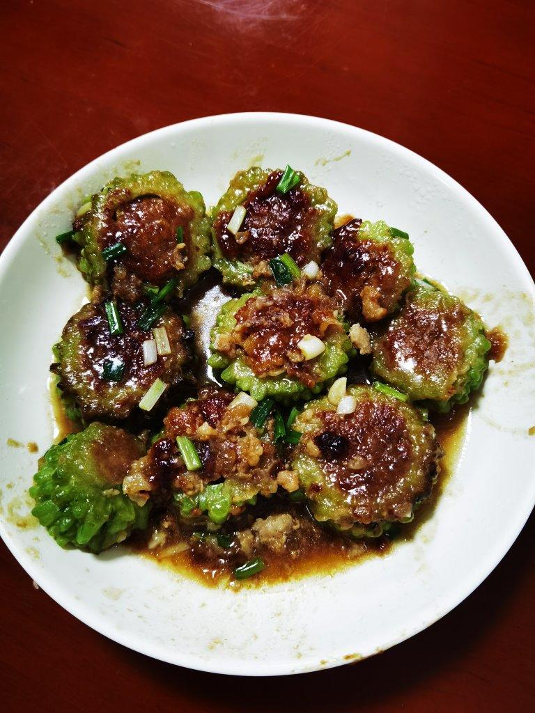 厨师长教你：“苦瓜酿肉”的家常做法，口感和味道很棒，先收藏了