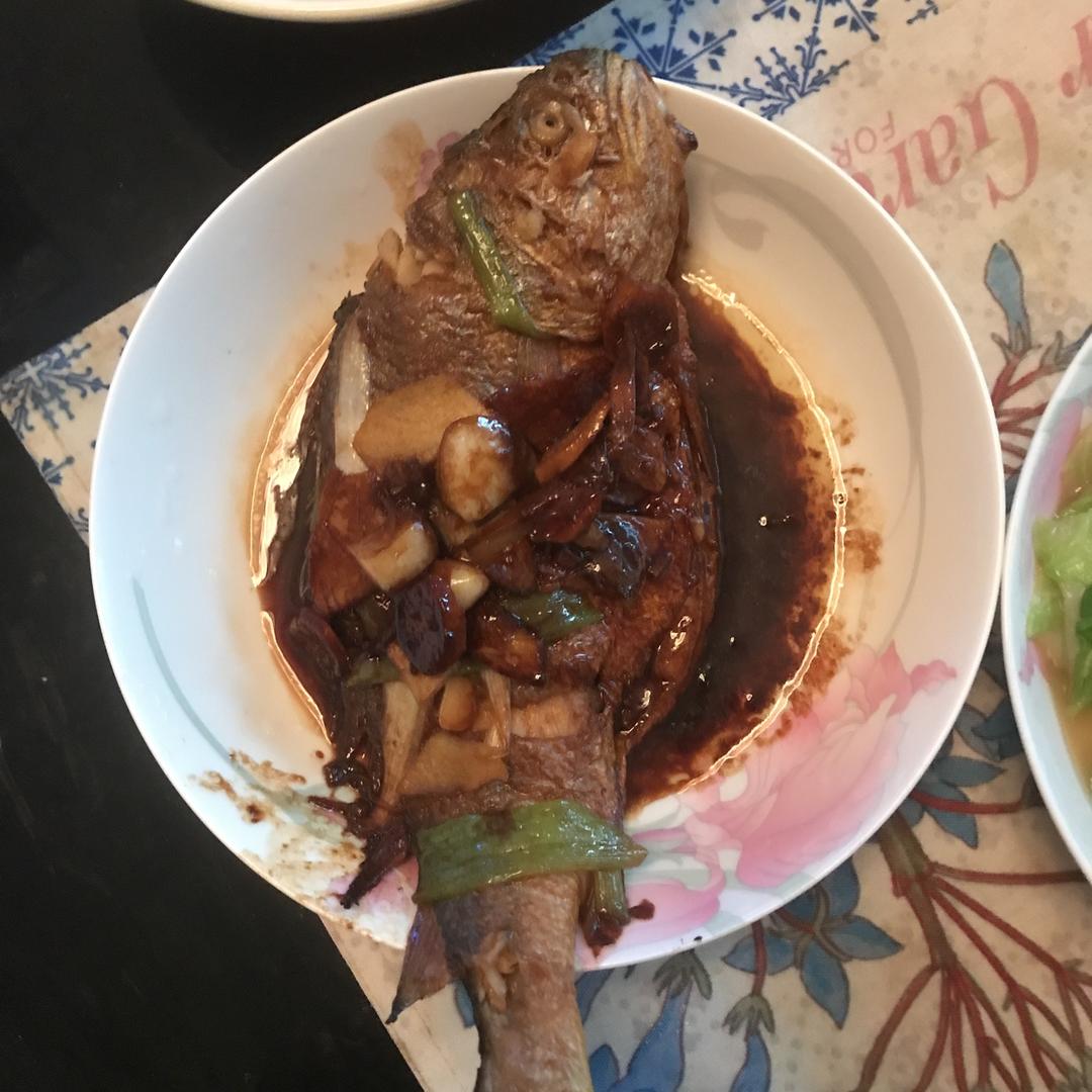 红烧黄鱼—鱼皮不破的小窍门