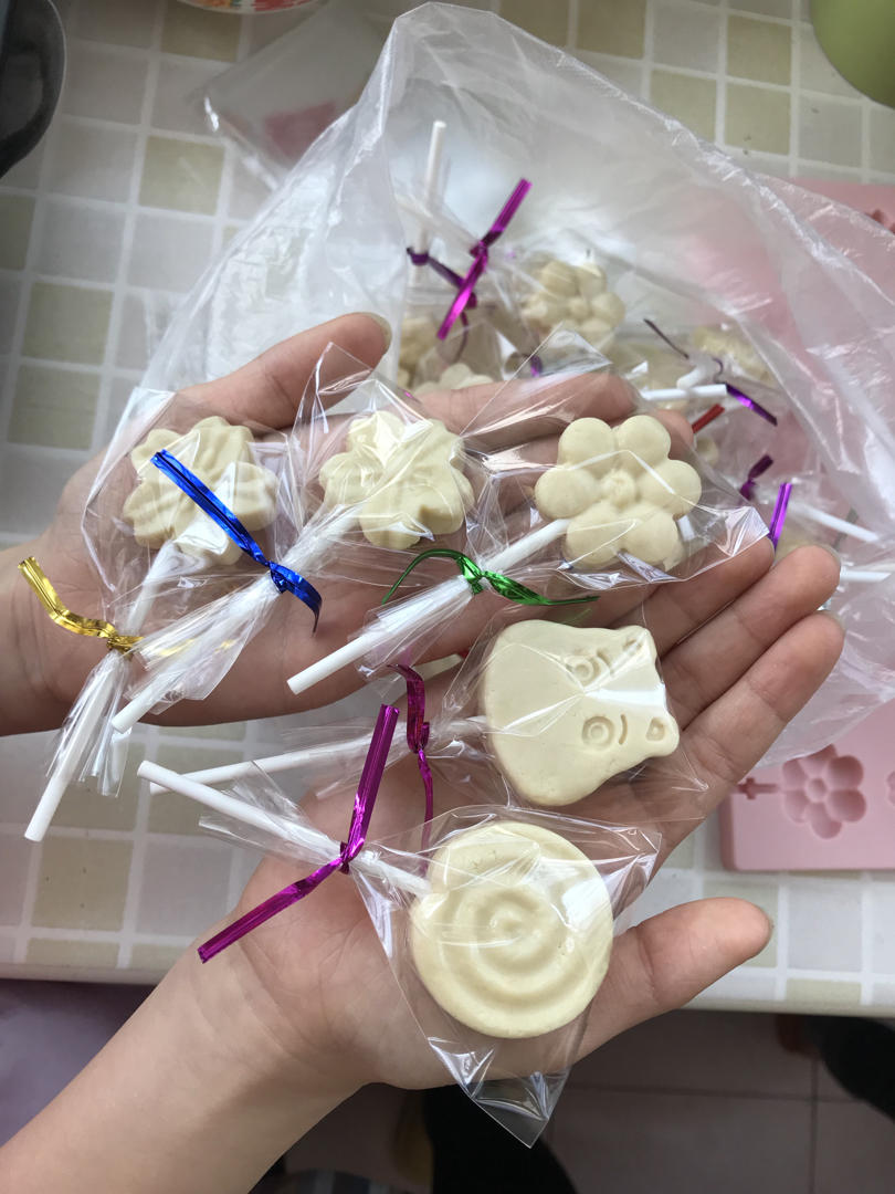 牛奶棒棒糖