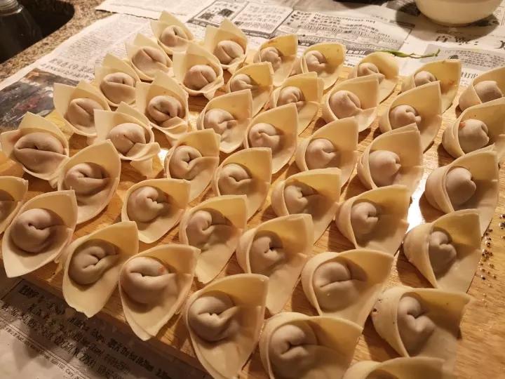 馄饨（两种包法）
