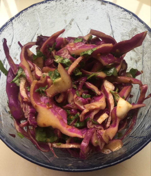 紫甘蓝拌黑木耳