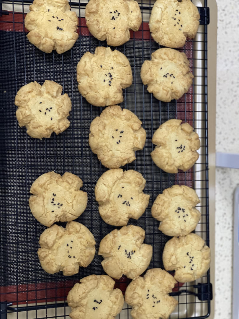 轻轻一按就碎掉的原味桃酥（不输猪油版）