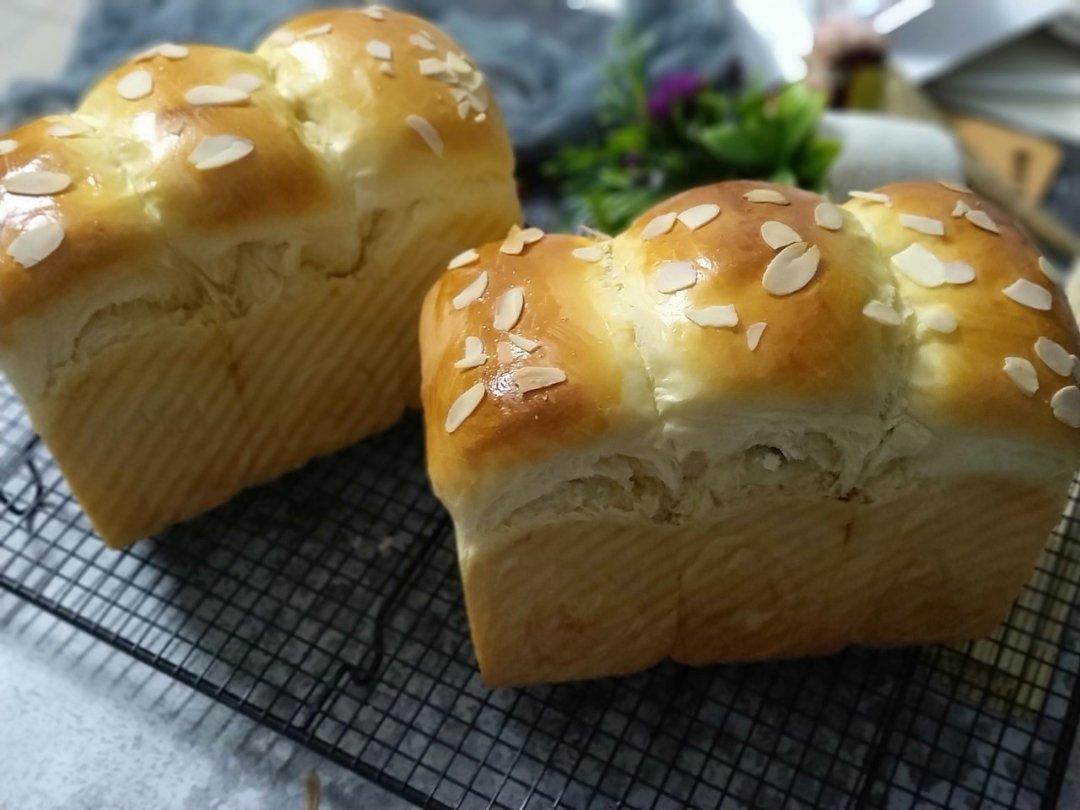 牛奶吐司