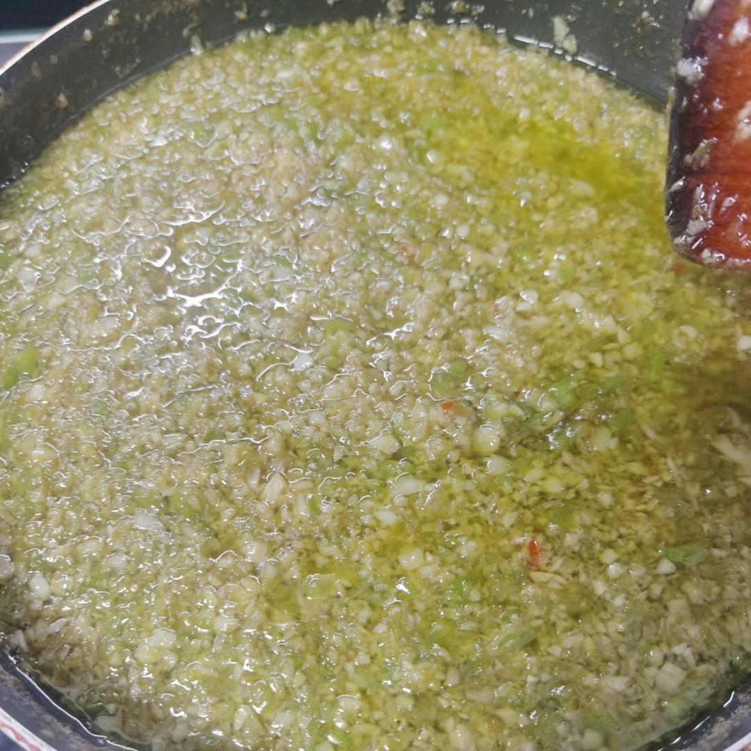 自制蒜蓉辣酱（简单，快手）