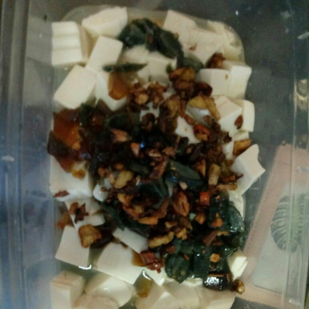 皮蛋拌豆腐