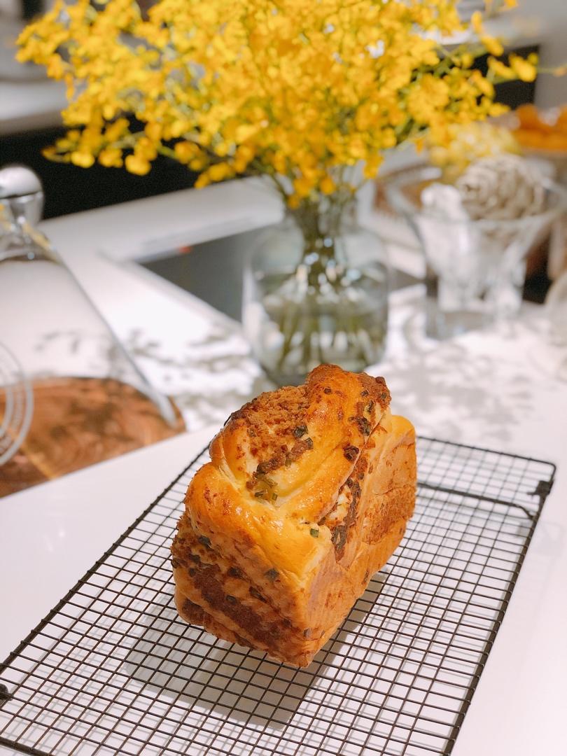 香葱肉松手撕吐司