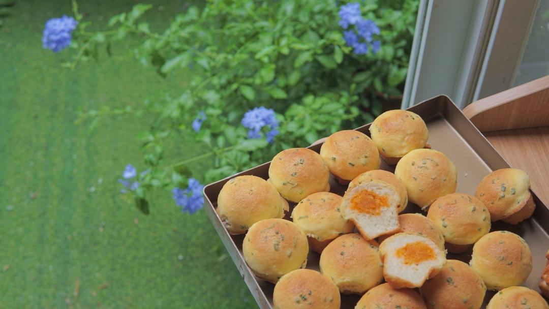 一口一个‼️会拉丝的🔥香葱墨西哥肉松mini面包