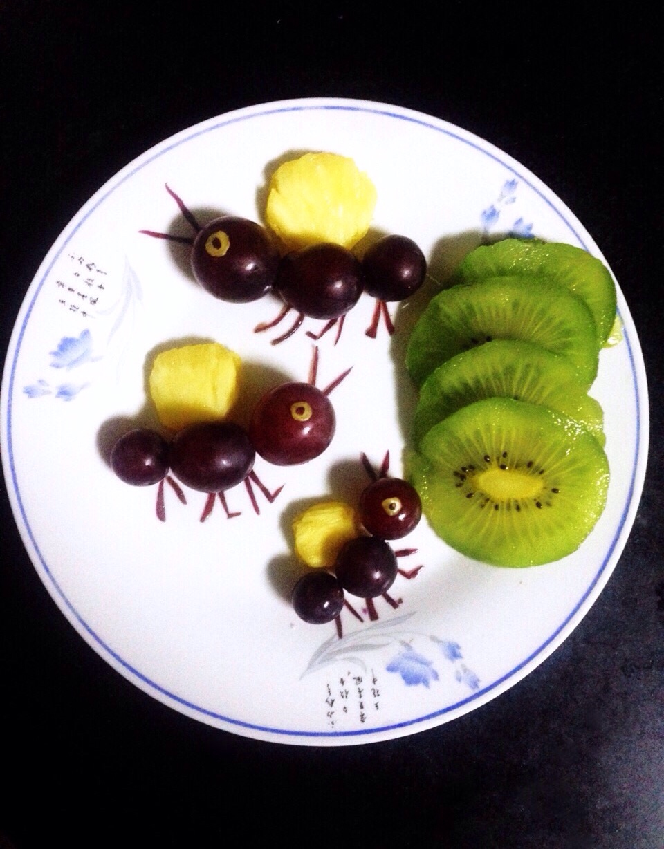 创意葡萄猕猴桃水果的做法