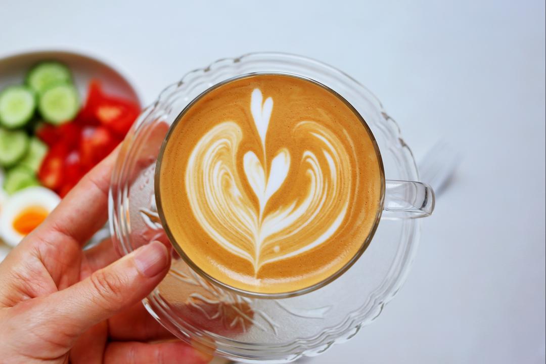 ☕自学拉花不急不嗔🐱