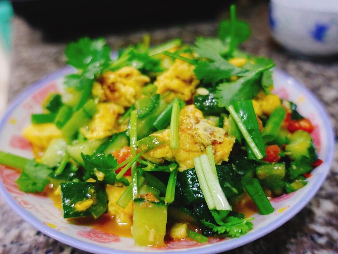 番茄黄瓜炒蛋（夏季减肥快手菜）