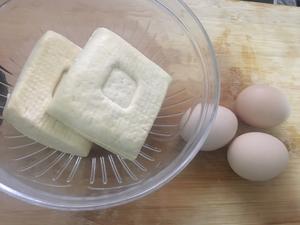 豆腐蒸蛋羹的做法 步骤1