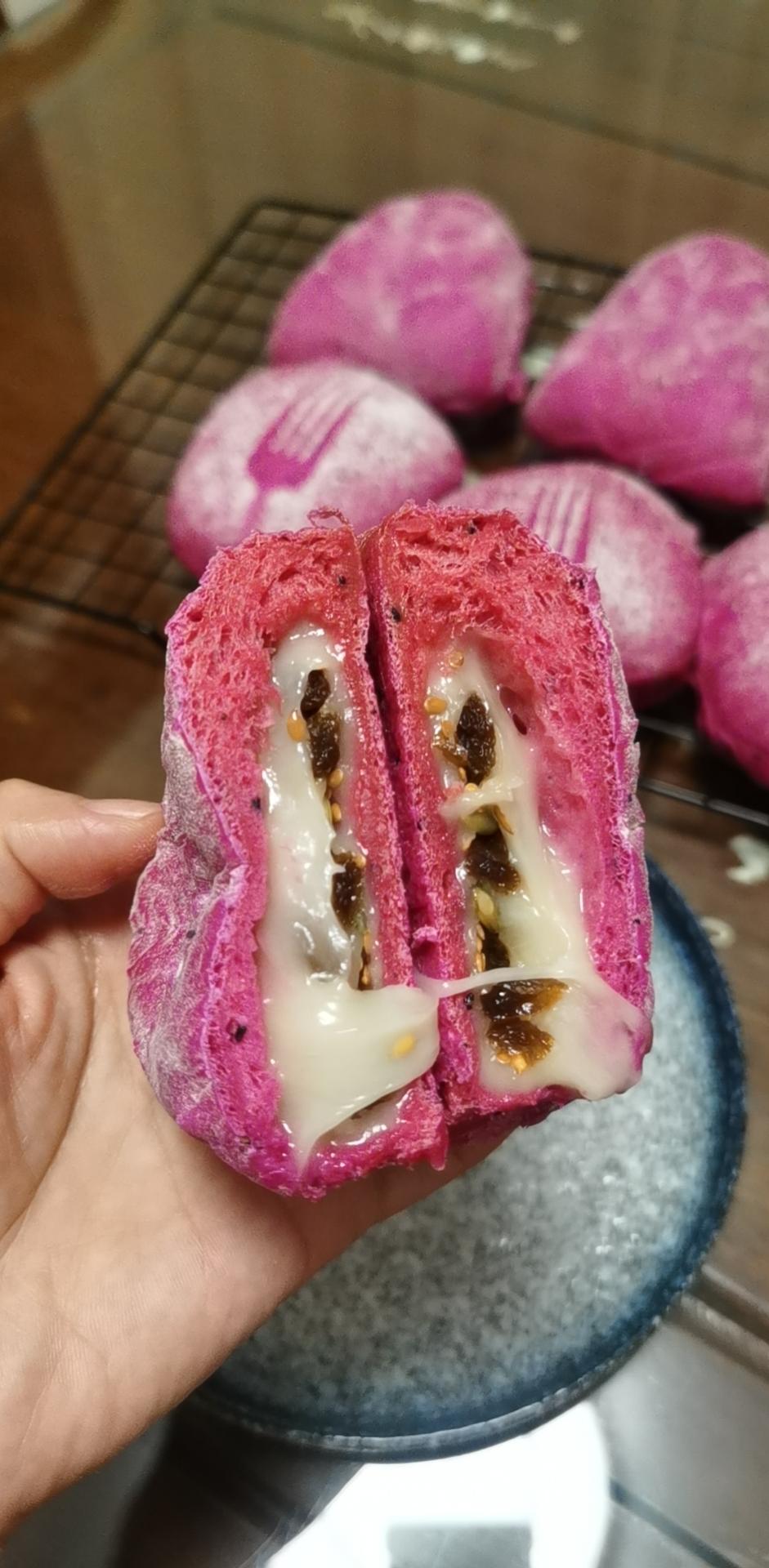 火龙果奶酪软欧包、烫种