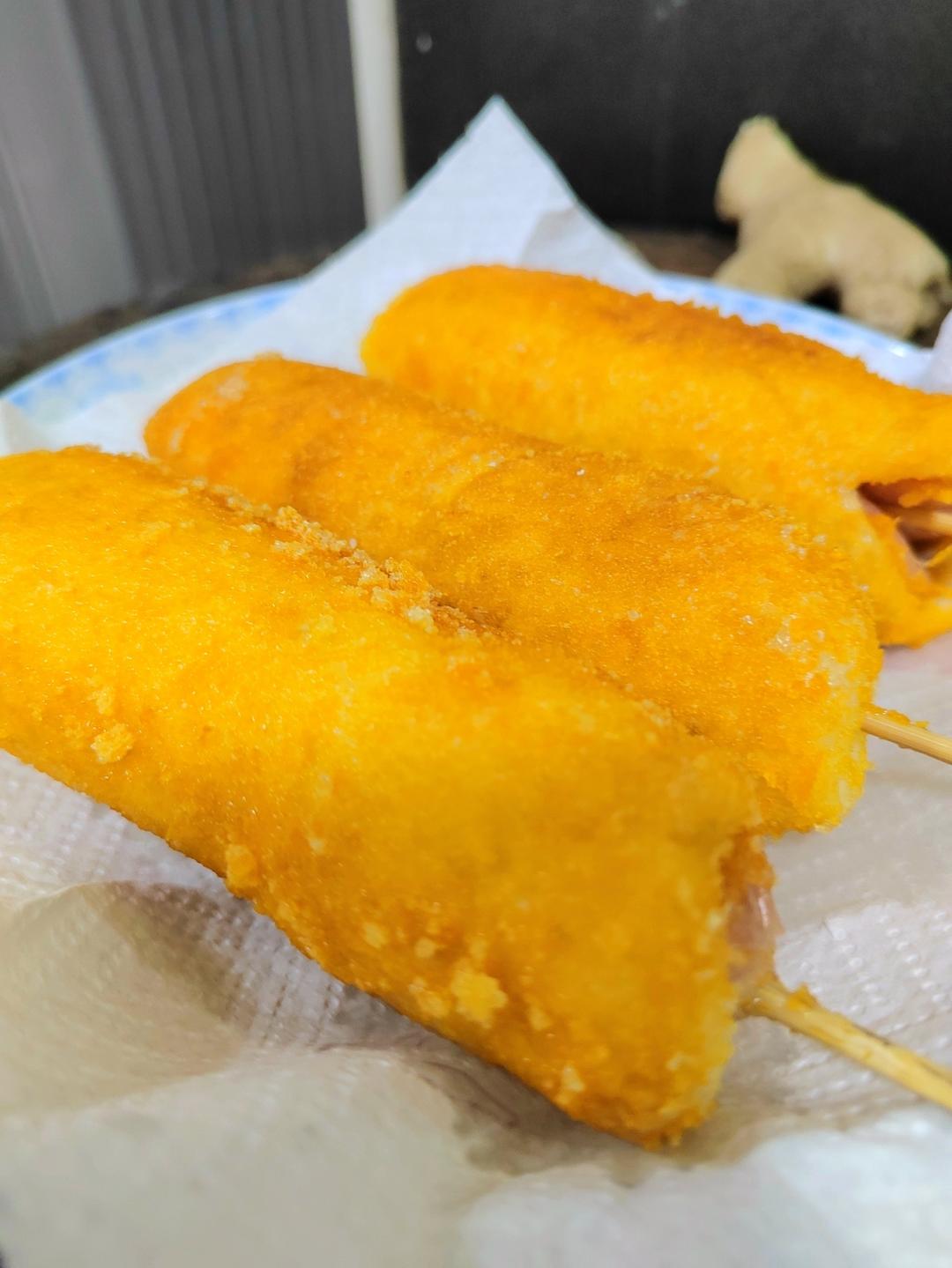 会拉丝的芝士炸弹热狗棒