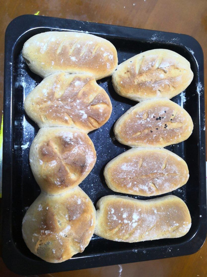 全麦葡萄干面包
