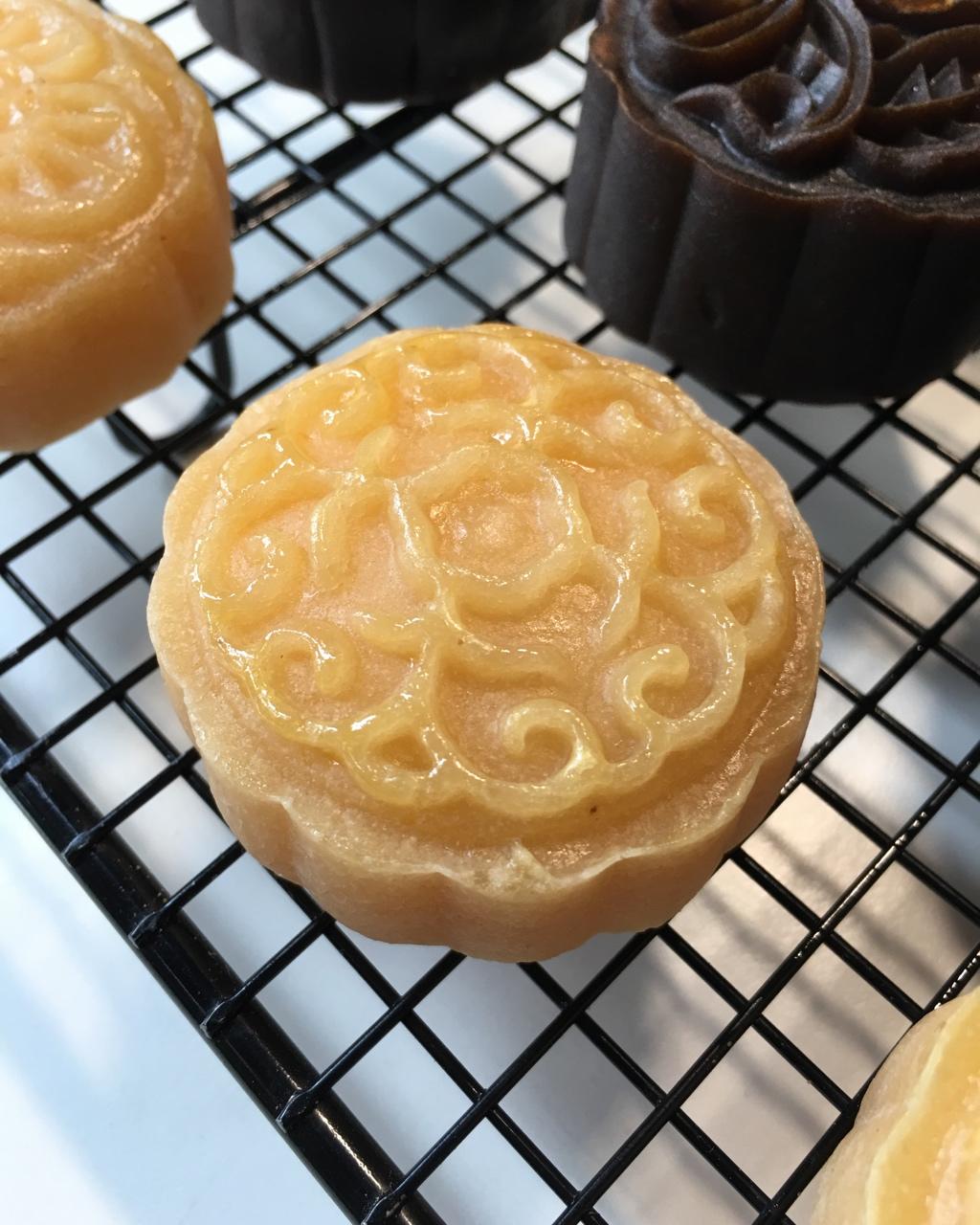 超详细图解版--流心奶黄月饼