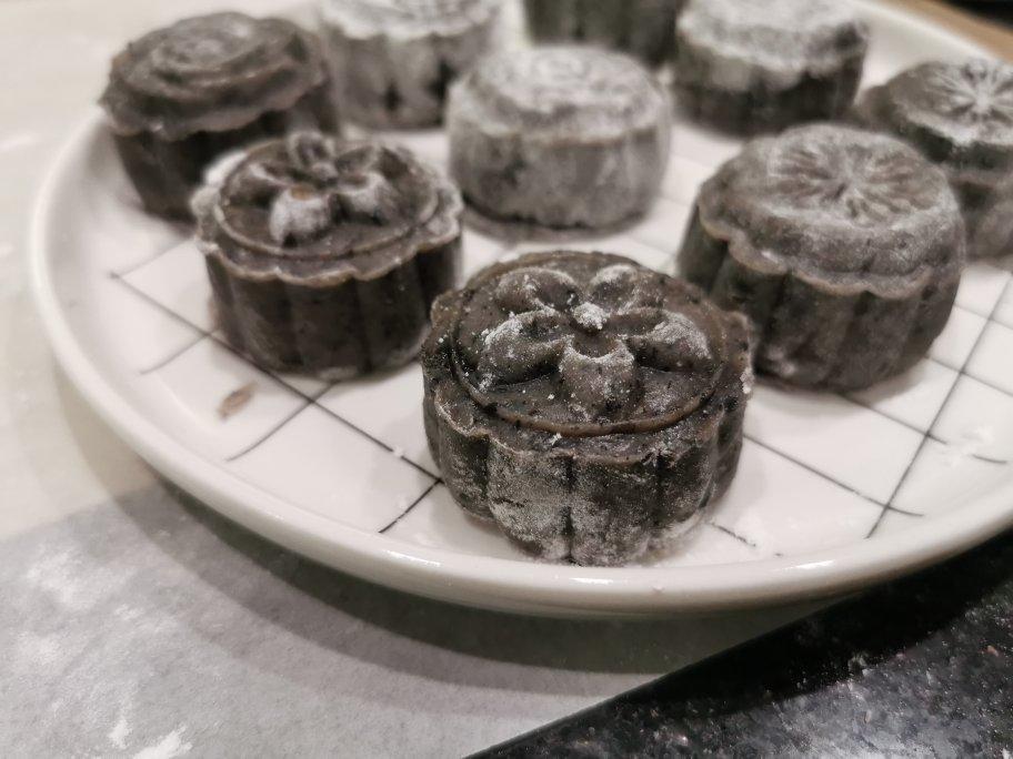 黑芝麻核桃冰皮月饼，高颜值不撞款
