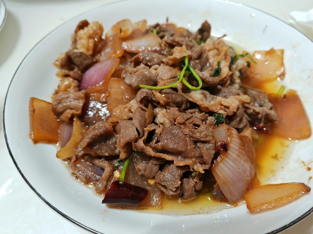 家常孜然洋葱炒羊肉