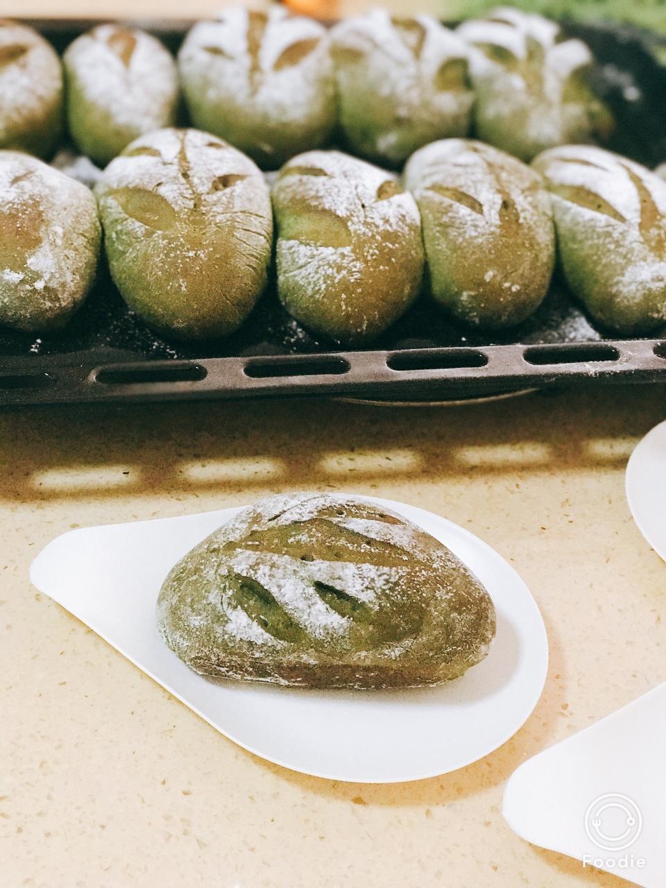 抹茶麻薯红豆软欧包