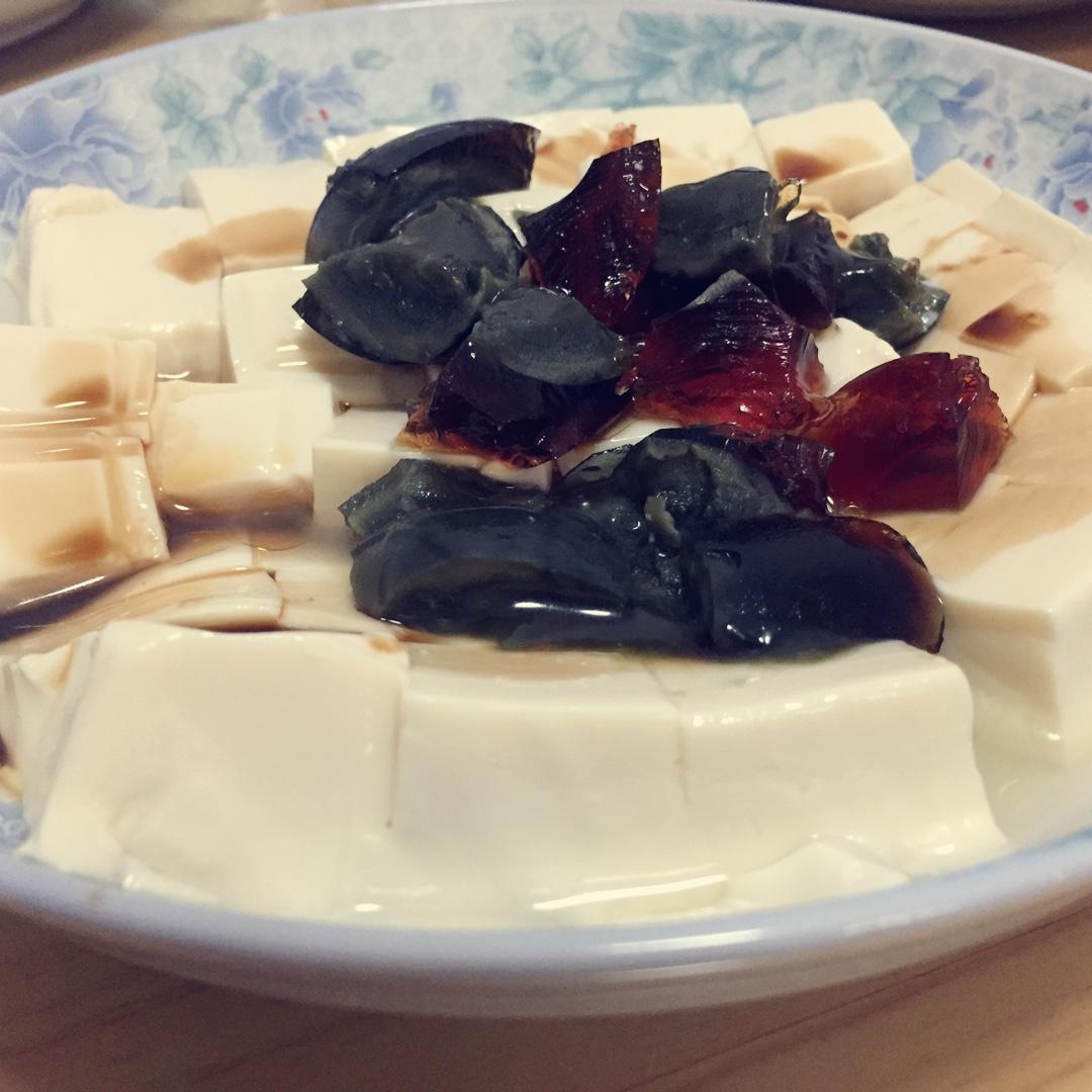 凉拌皮蛋豆腐