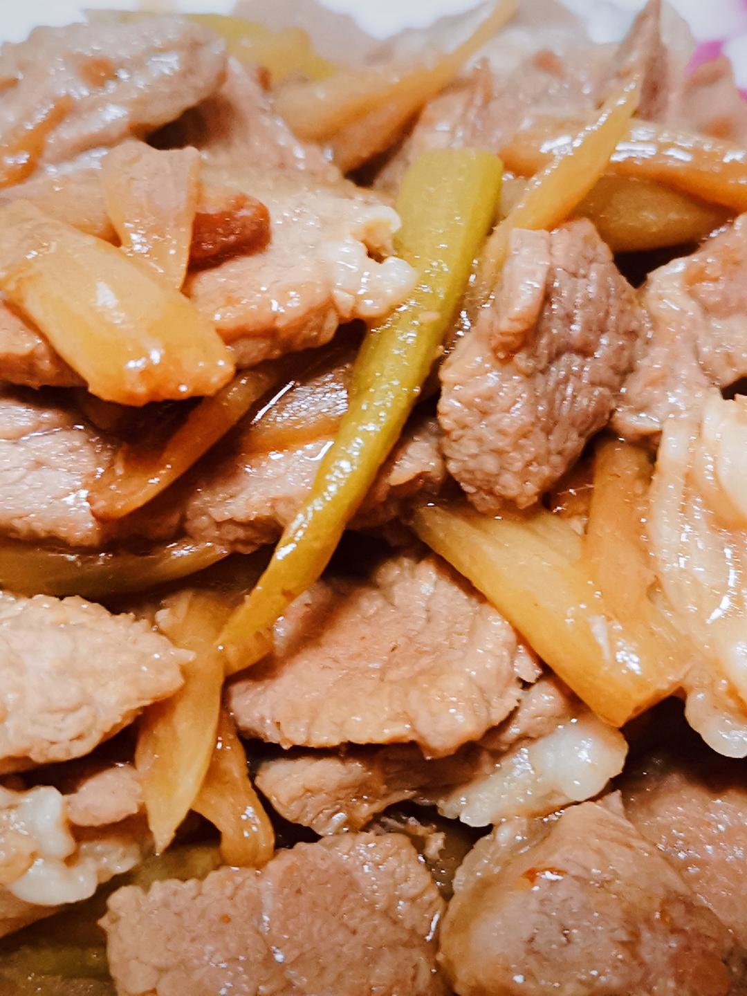 睡莲杆炒肉