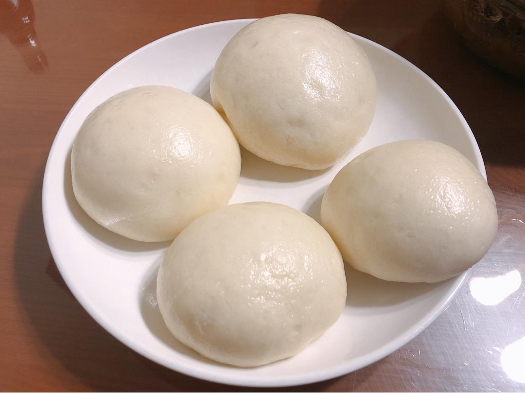 像面包般柔软的奶香馒头（最简单的揉面做法)