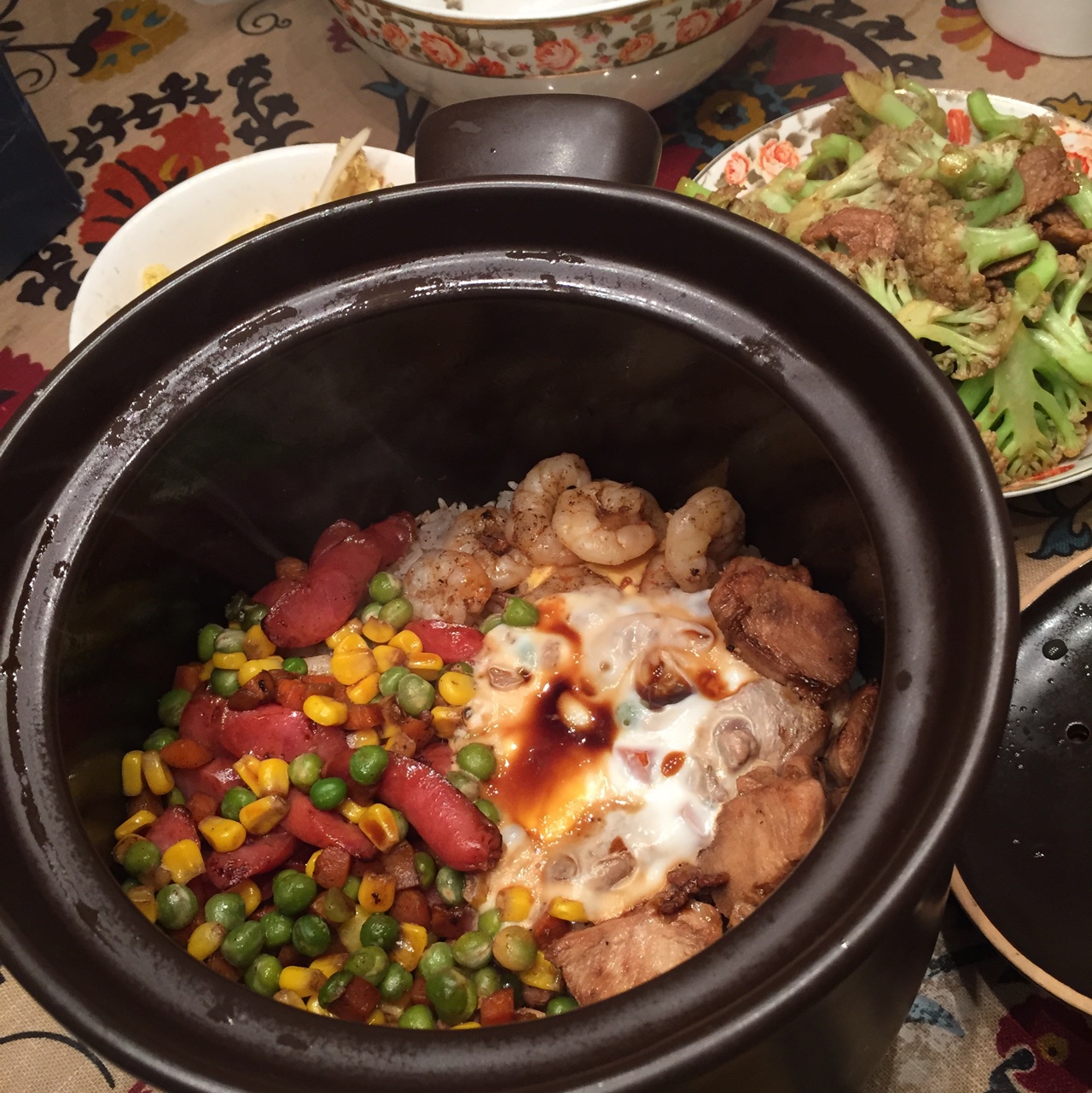广式腊味煲仔饭